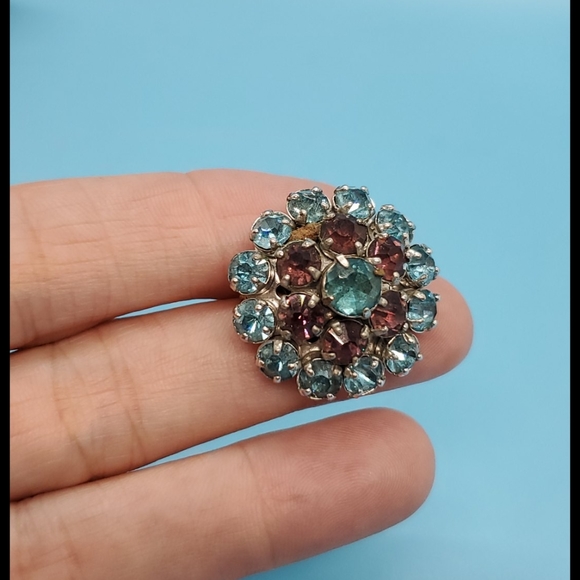 Barclay Jewelry - 🚨🚨3/$25 SALE🚨Vintage•BARCLAY• blue and purple rhinestones•circular•prong set•